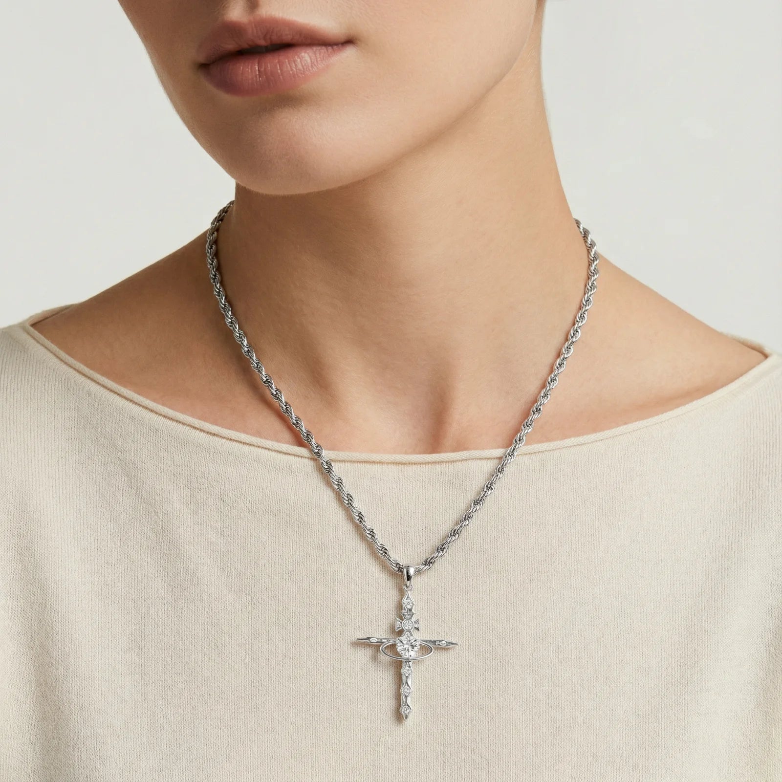 Collier pendentif Croix Divine